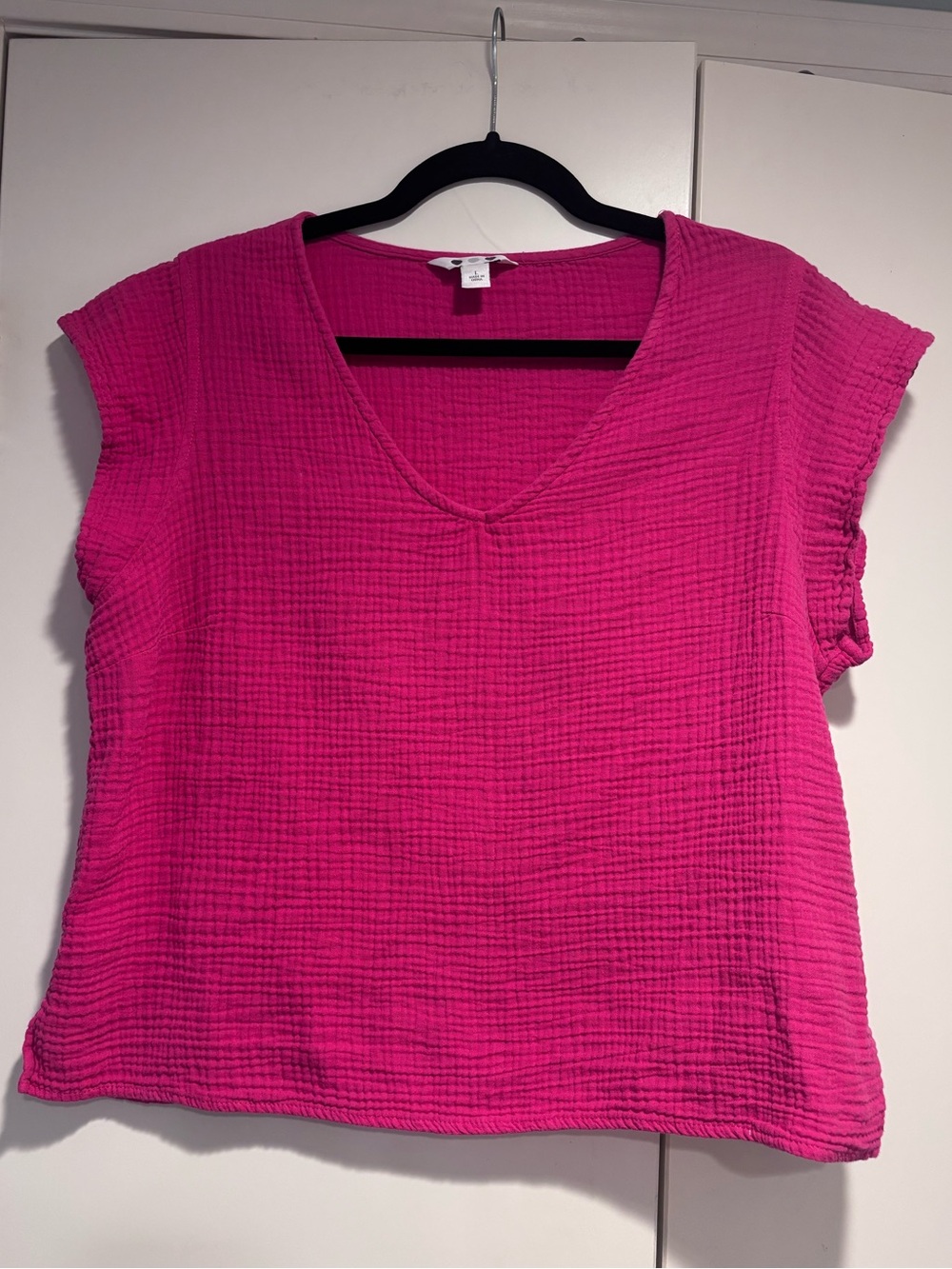 Women’s V-Neck “Gauze” Cap Sleeve Top in Pink